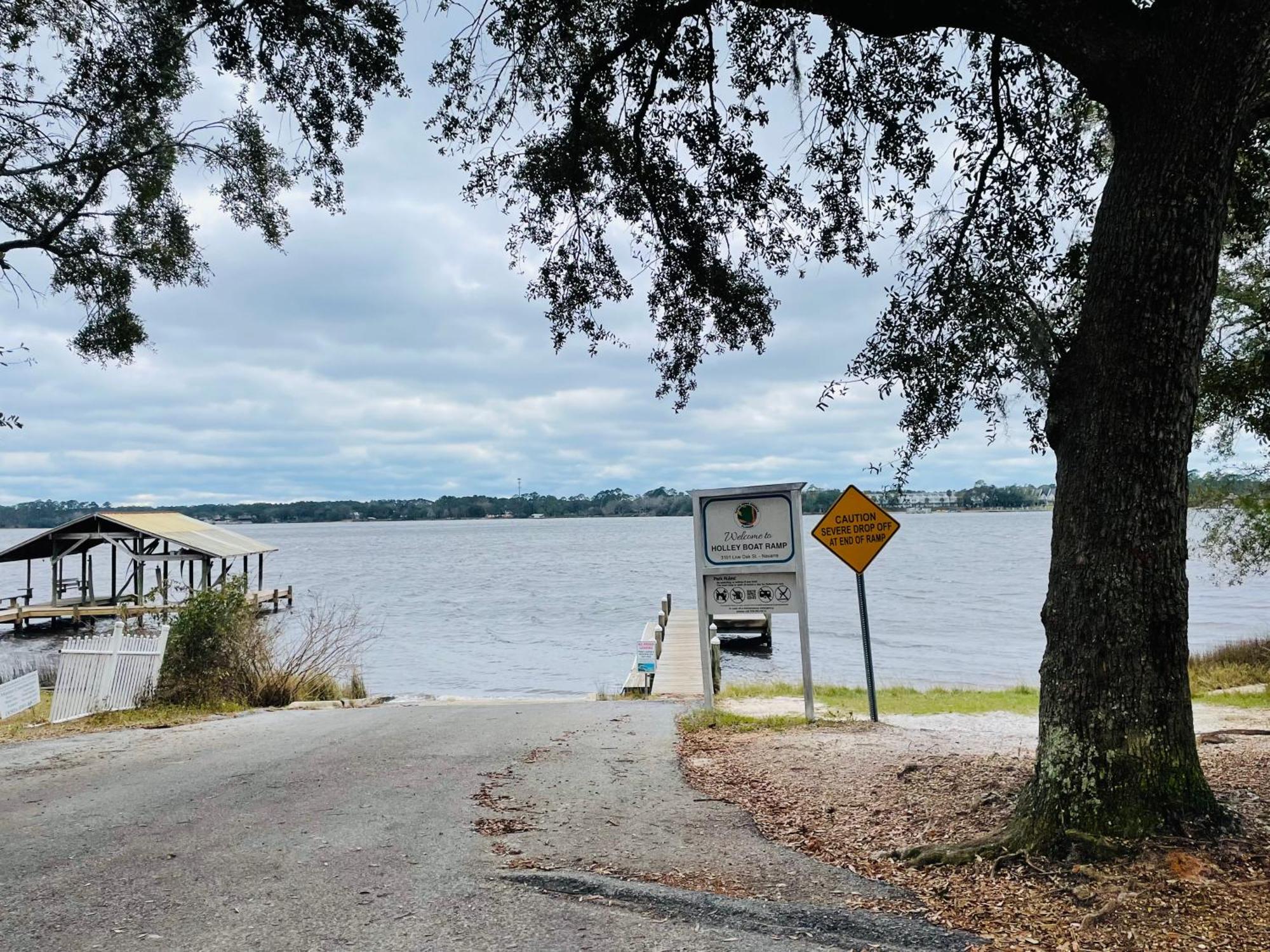 Bayfront Retreat With Private Pier For All Ages Navarre Exterior photo